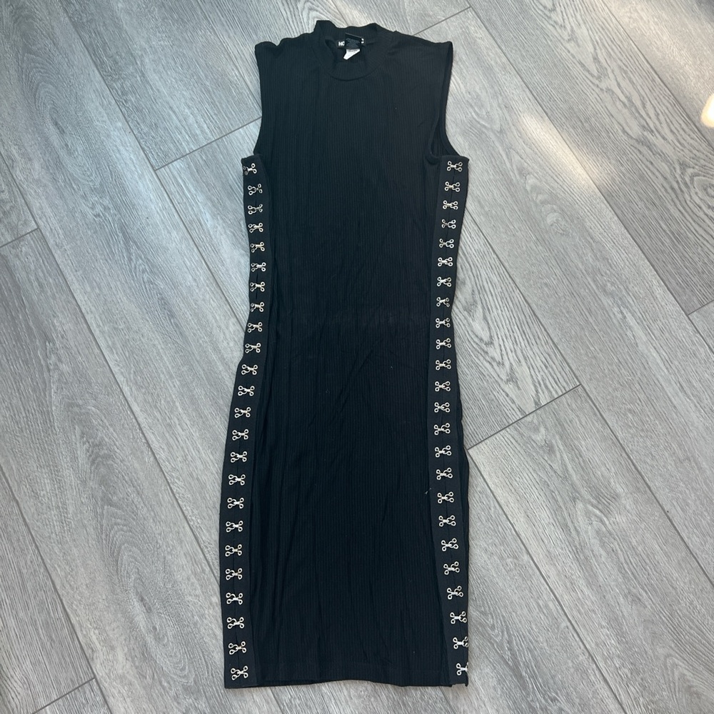 All 4 items size XS. For $25